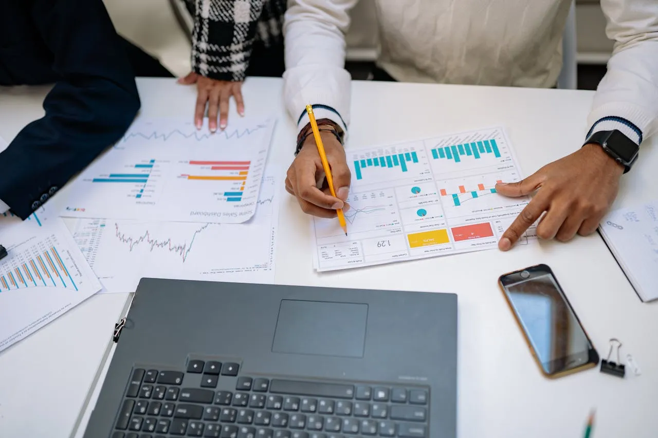 إدارة المنصات وصناعة المحتوى